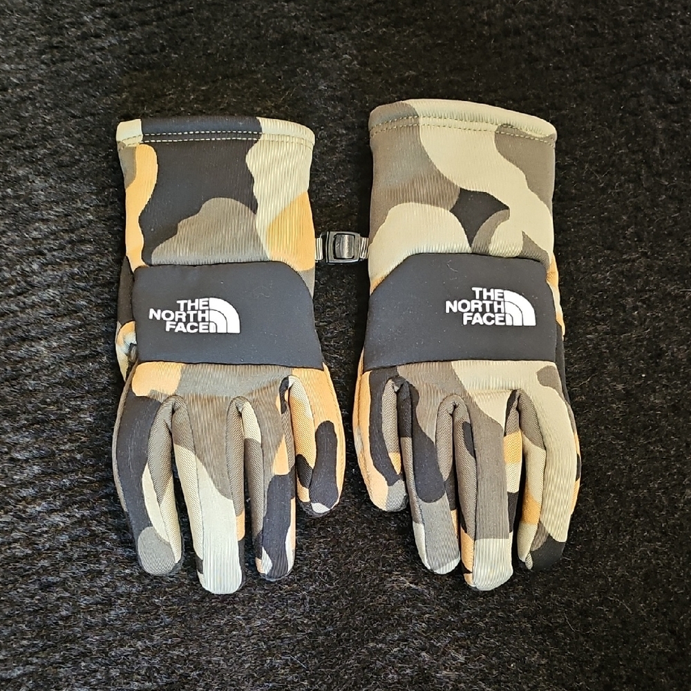 The North Face Youth Multicolor Camouflage Gloves